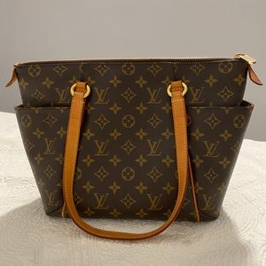 VINTAGE Louis Vuitton Totally Bag